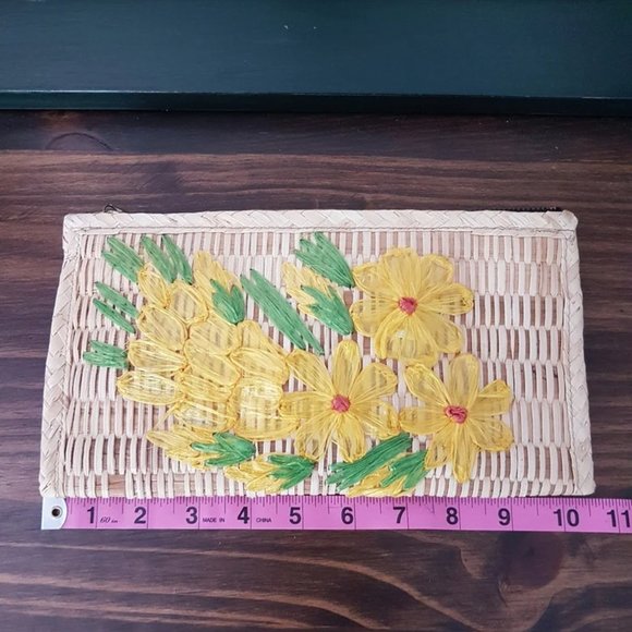 Vintage Set of 2 Handmade Raffia Straw Wicker Bags with Flower Design - Picture 3 of 8